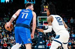 雷速体育比分官网直播-灰熊碾压浙江队，布伦森扛起全队