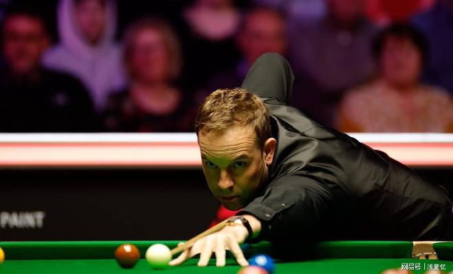 关于目不转睛观看神秘黑马崭露头角的信息