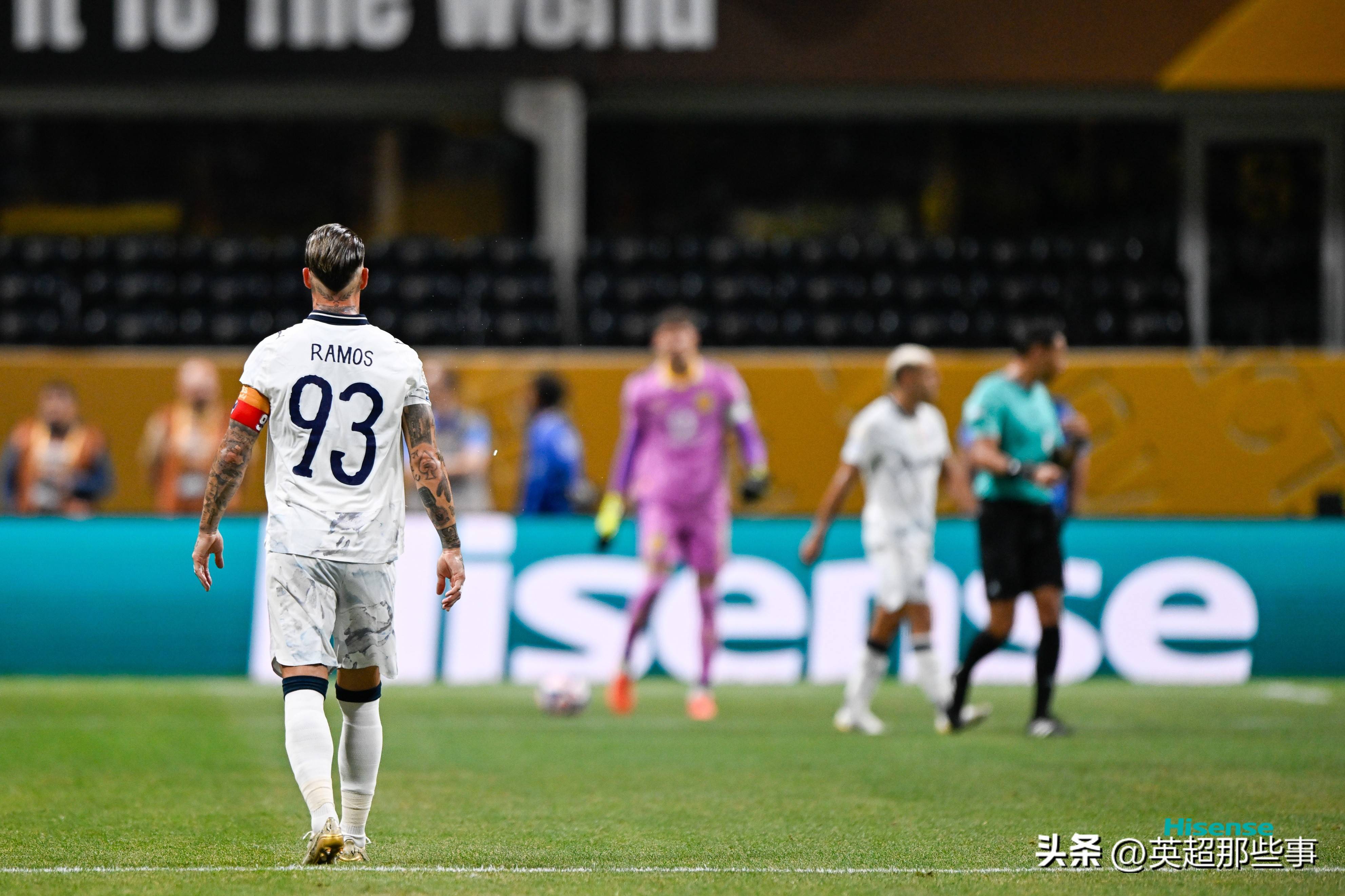 关于多特蒙德客场惨败,球队士气再次受挫的信息 关于多特蒙德客场惨败,球队士气再次受挫的信息