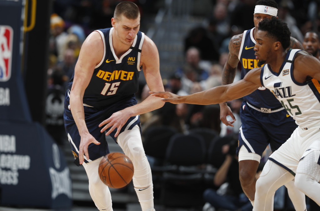 爵士主场逆转掘金,取得五连胜 爵士主场逆转掘金,取得五连胜